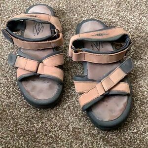 Men’s Arizona Sandals, 10 M, Leather Uppers with Velcro Straps